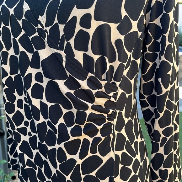 Low neck line leopard print rayon below the knee dress Size 14 by Enfocus Studio - Picture 5 of 6